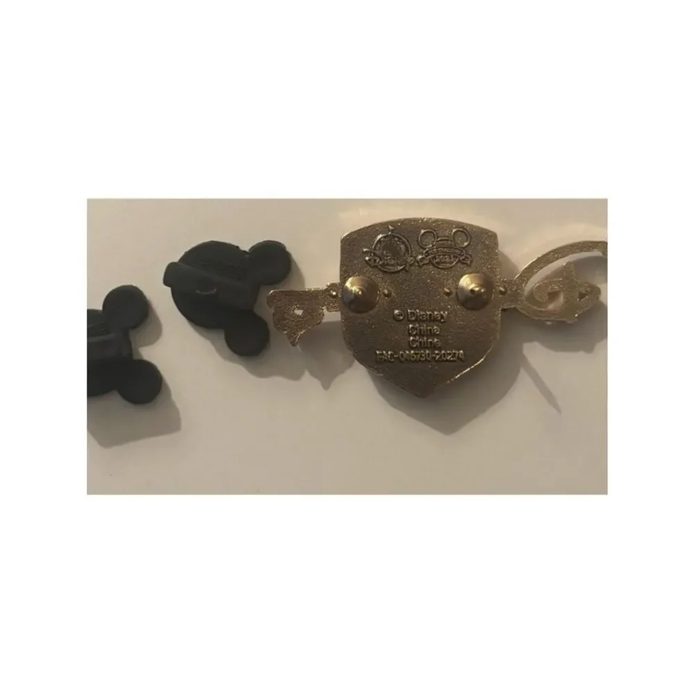 Disney Parks Store Key and Lock Pin ~ Pristine
